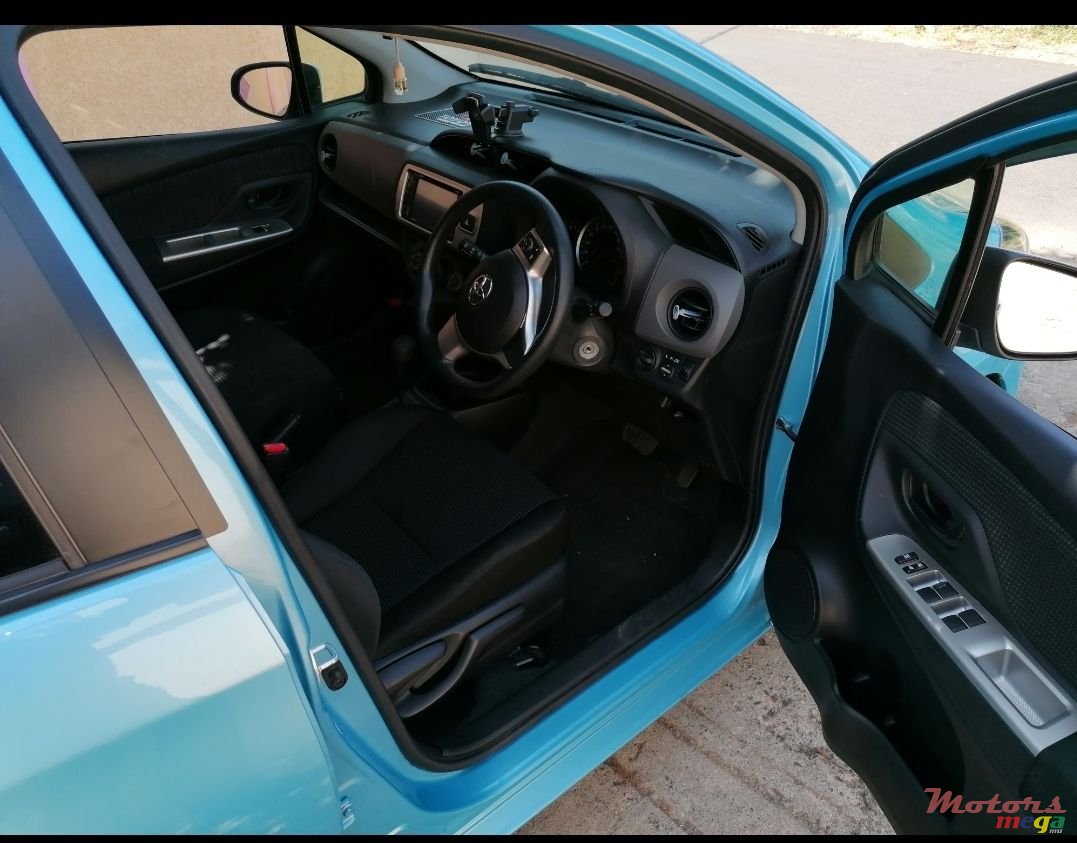 2014' Toyota Vitz photo #4