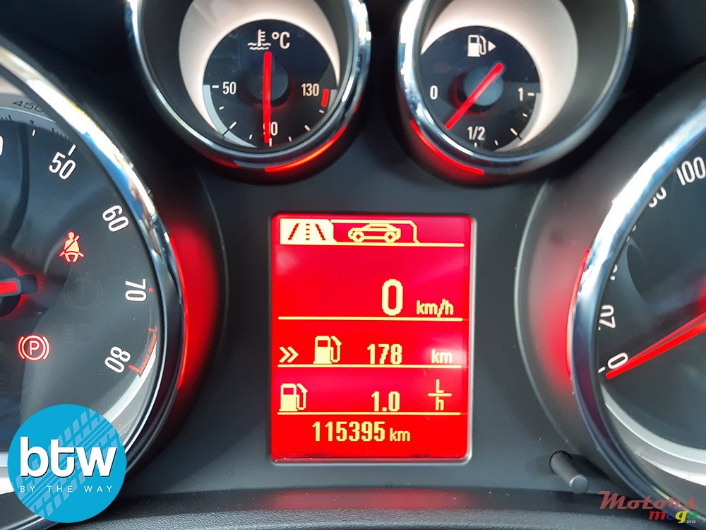 2016' Opel Astra photo #7