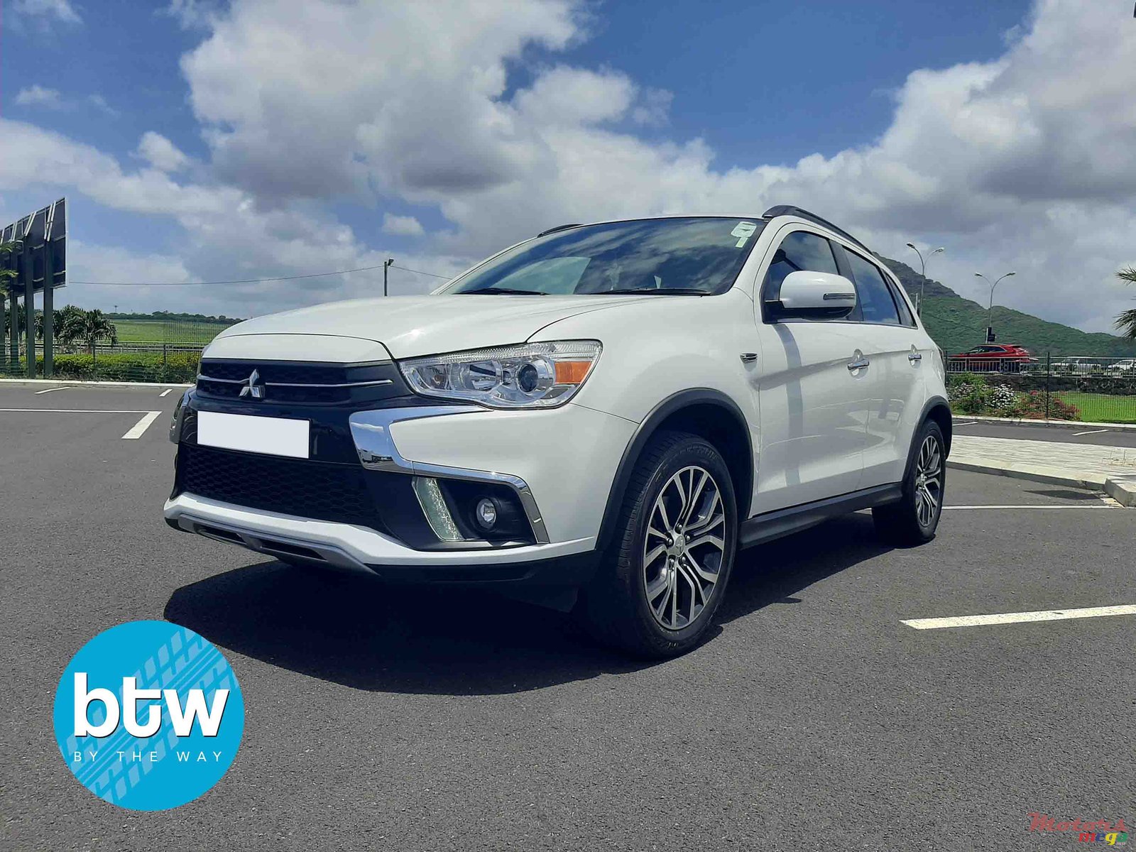 2019' Mitsubishi ASX photo #2
