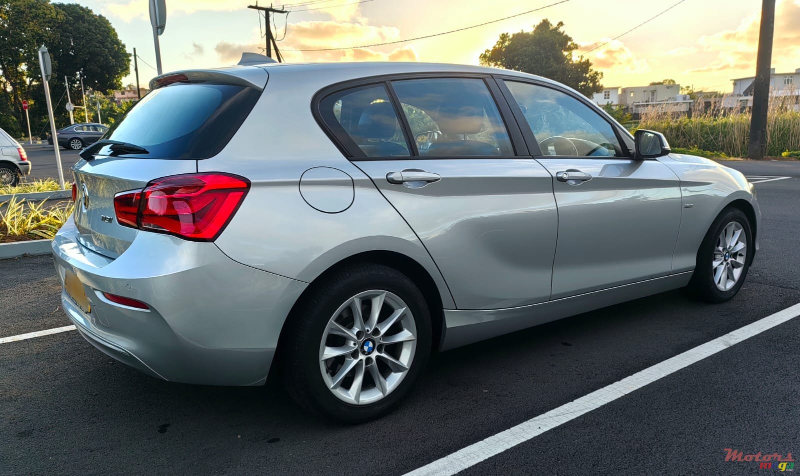 2016' BMW 118 photo #4