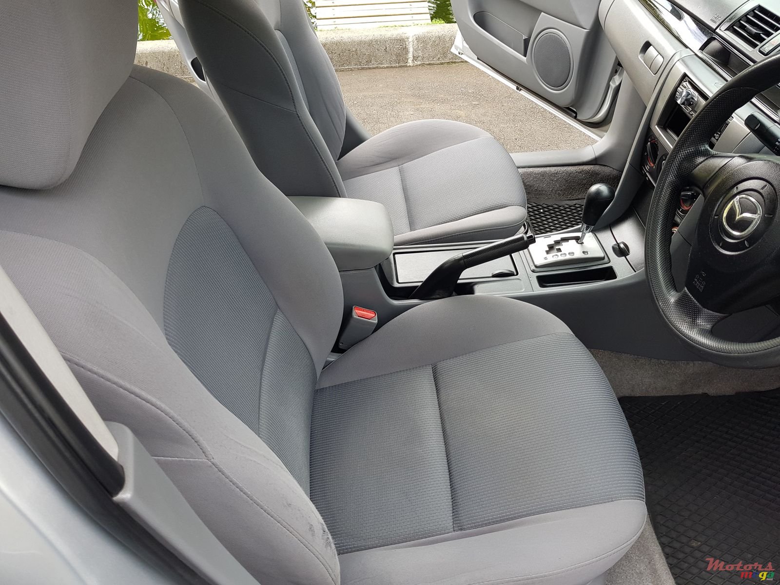 2007' Mazda axela automatic photo #5