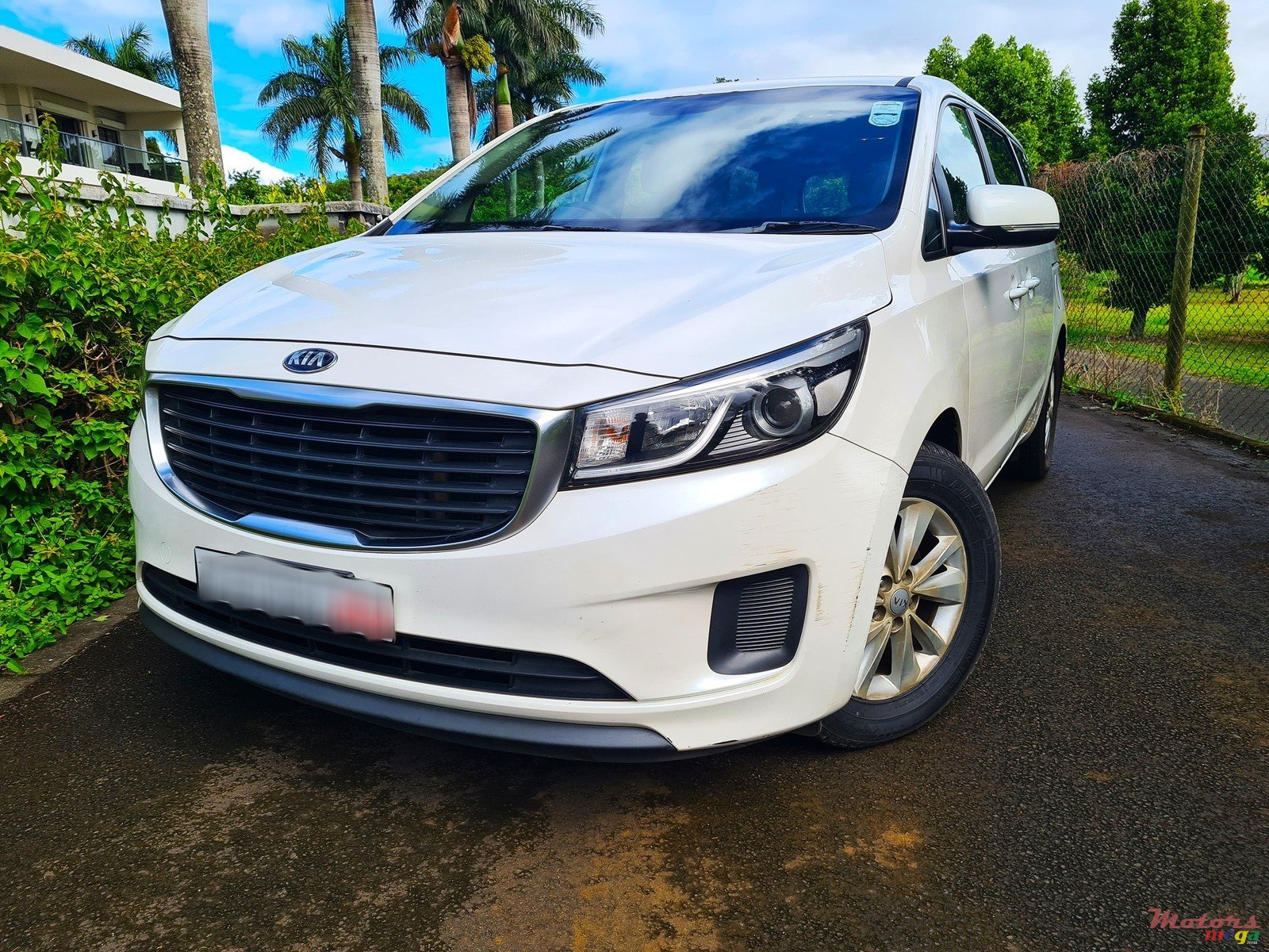 2019' Kia Carnival 11 Seater 2.2 CRDI photo #1