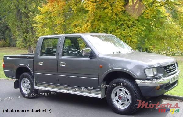 1998' Isuzu LS Series Japan photo #1