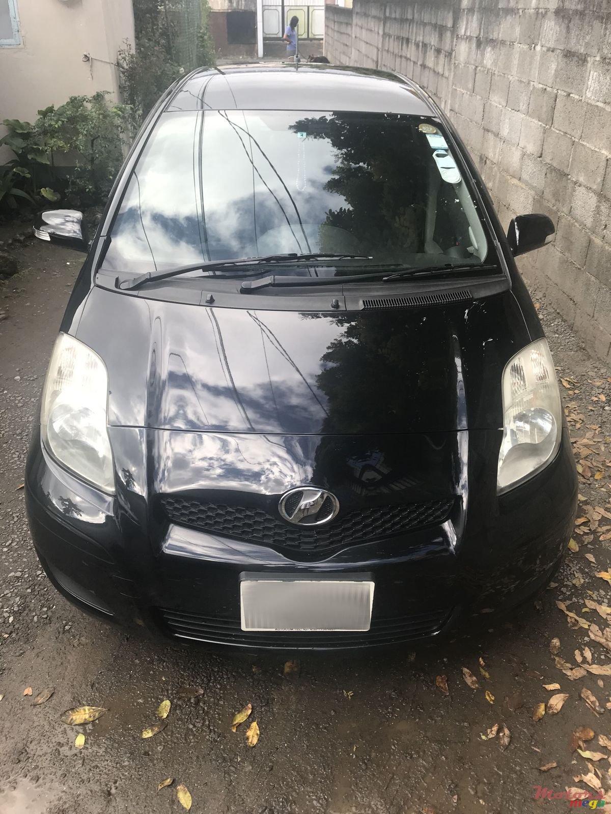 2009' Toyota Vitz photo #5