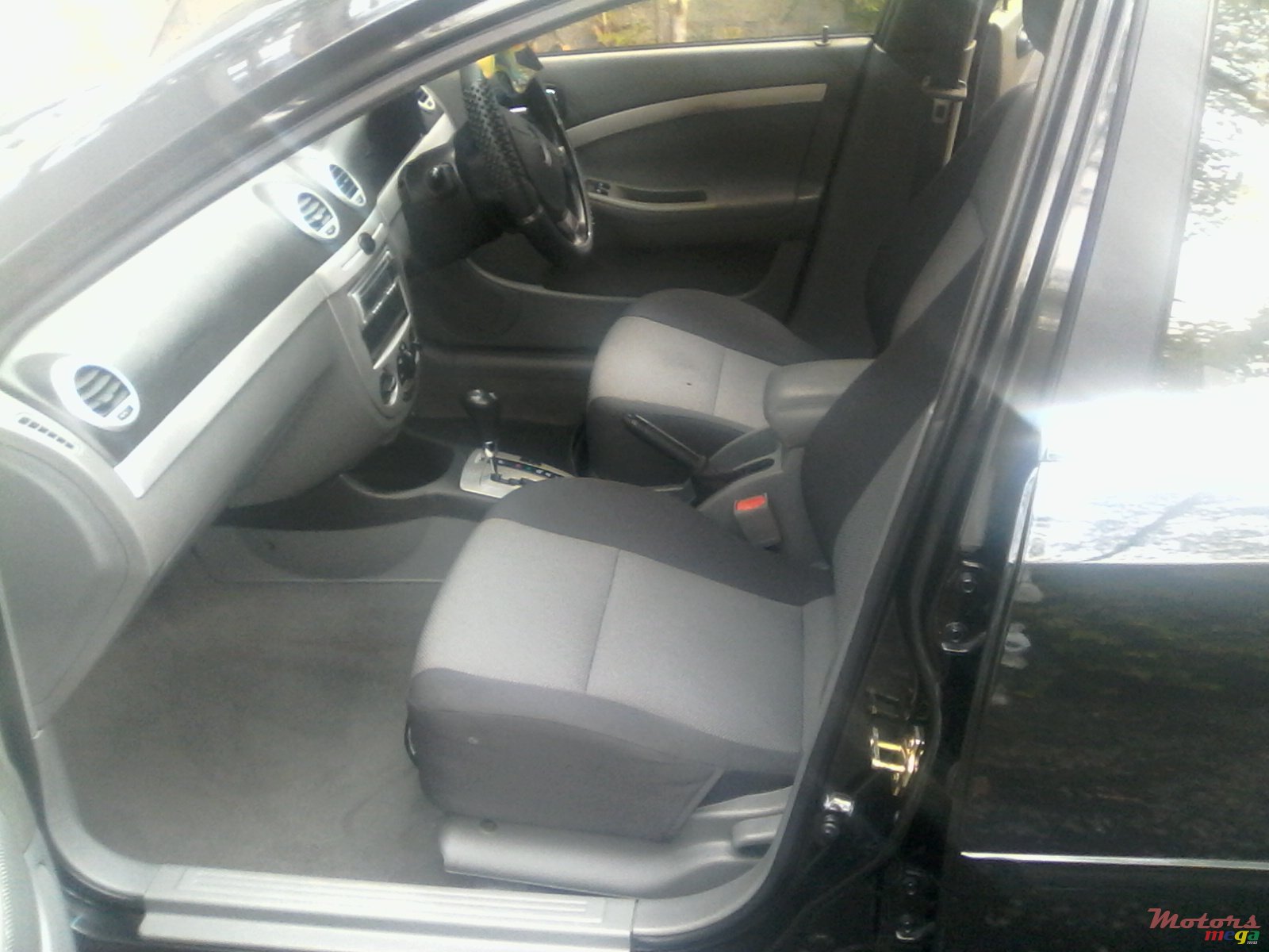 2006' Chevrolet Optra photo #5