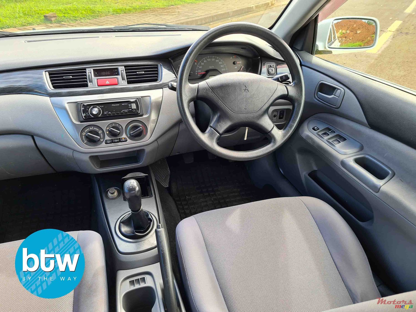 2009' Mitsubishi Lancer photo #5