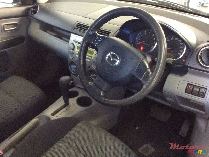 2004' Mazda 2 photo #3