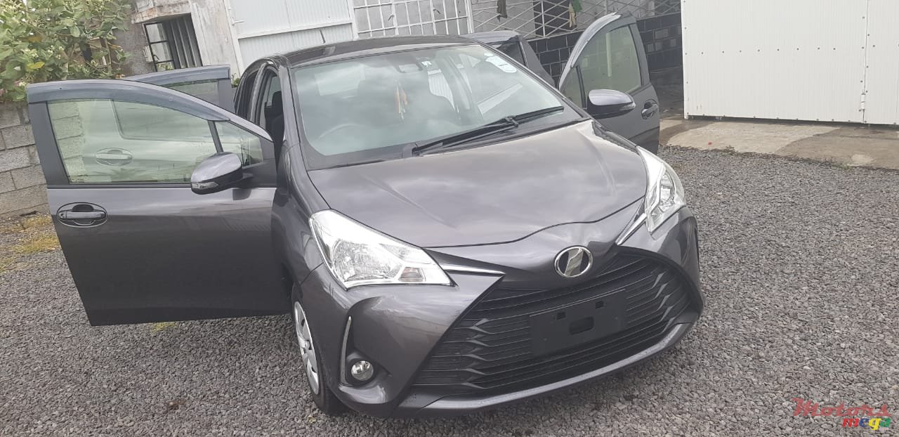 2018' Toyota Vitz photo #2