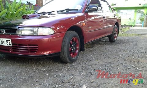 1992' Mitsubishi Lancer photo #2