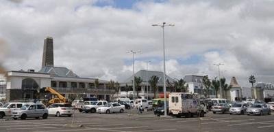 Bagatelle Shopping Mall : Les “Vans Marrons” Dénoncés Par Des Opérateurs D’autobus