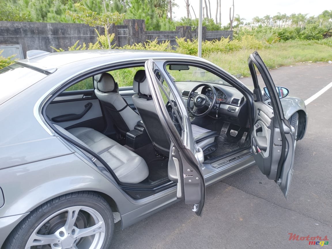 2004' BMW 3 Series E46 2000-2005 photo #1