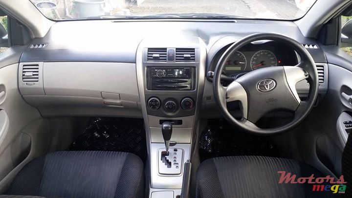 2009' Toyota Corolla Axio photo #5