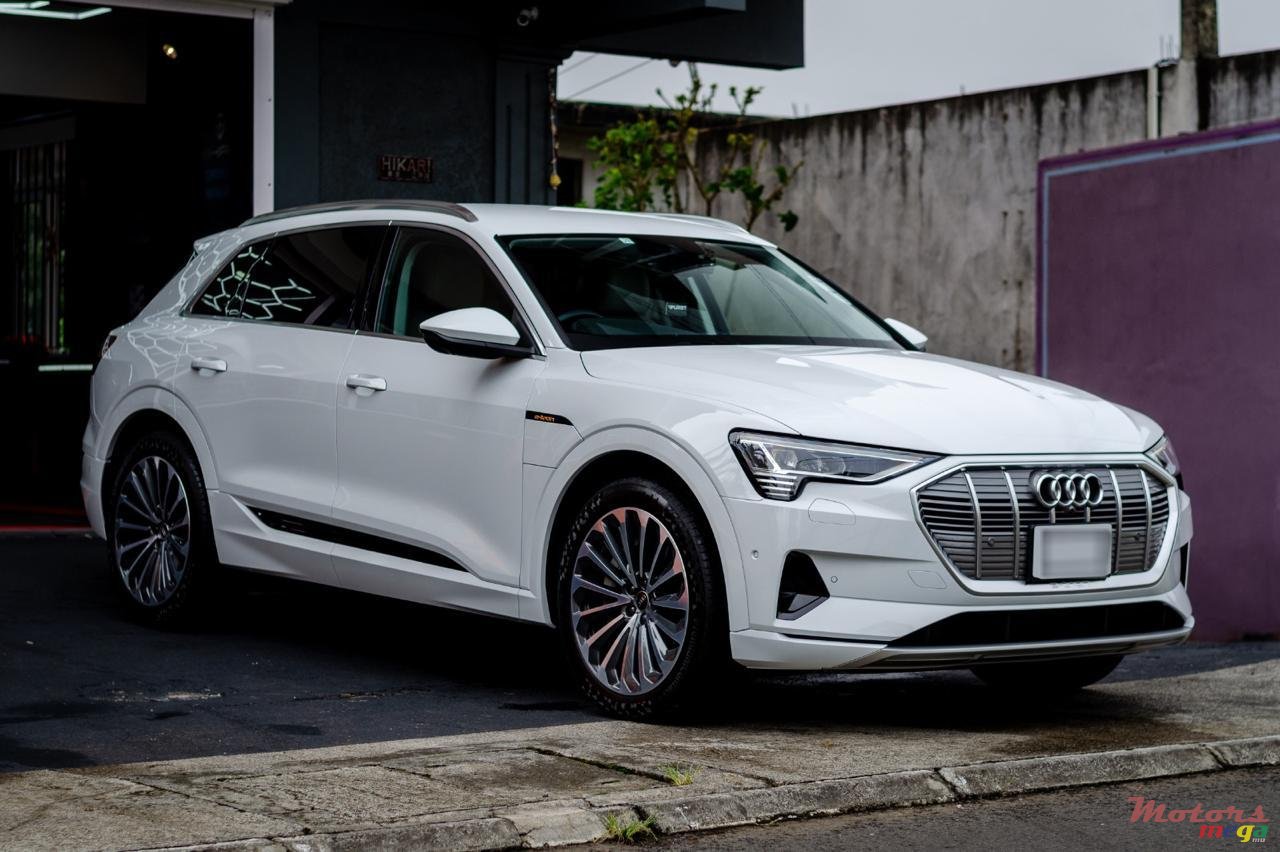 2021' Audi e-tron photo #2