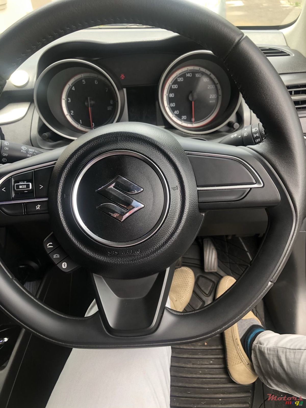 2019' Suzuki Swift photo #3