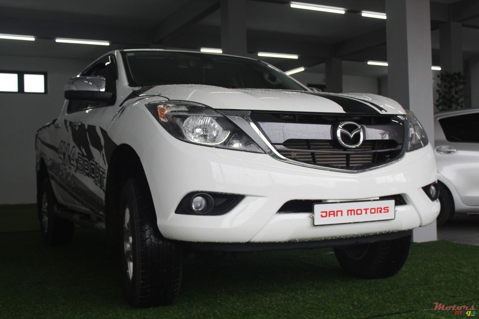 2019' Mazda BT-50 4X4 SPORT LOOK photo #1