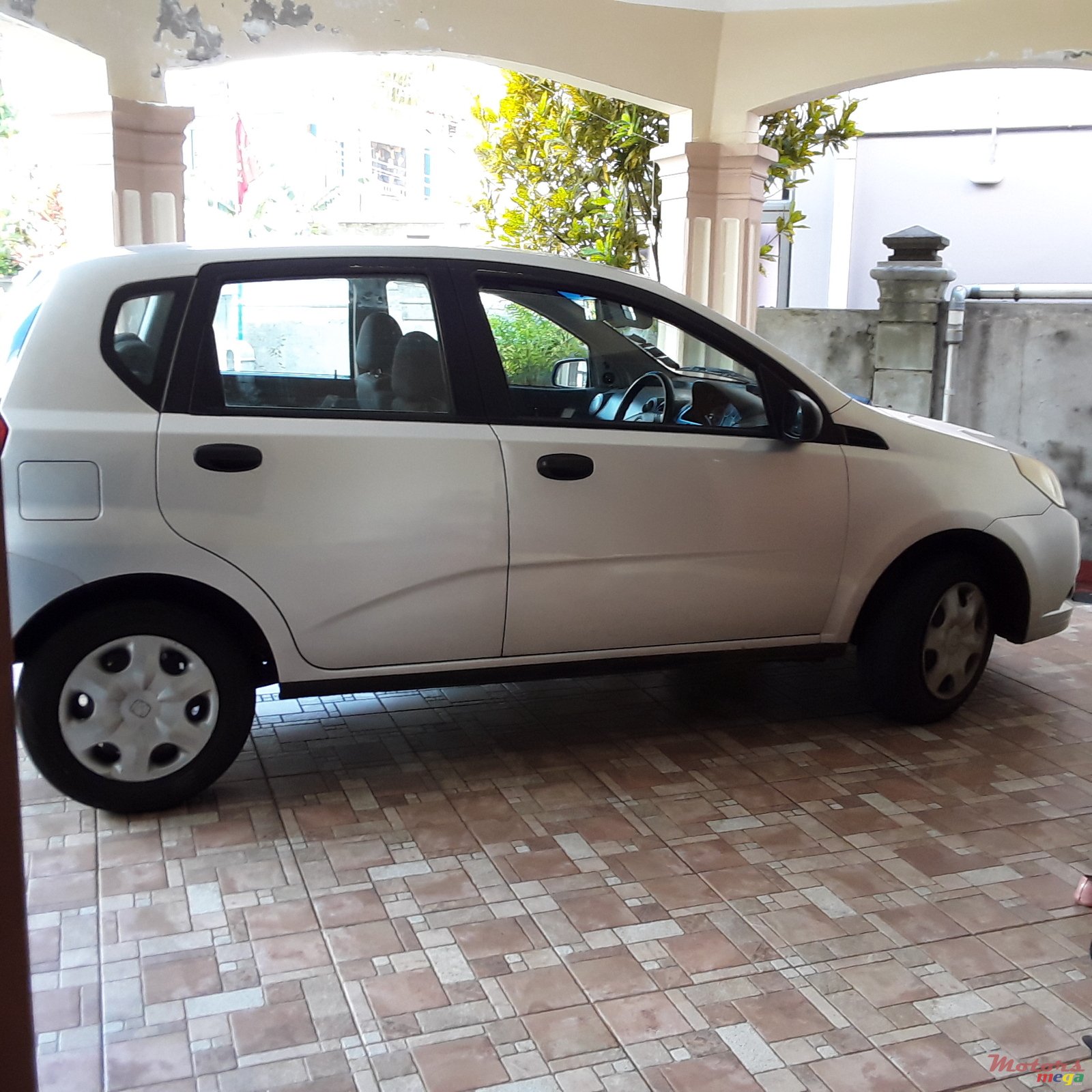 2013' Chevrolet Aveo photo #1