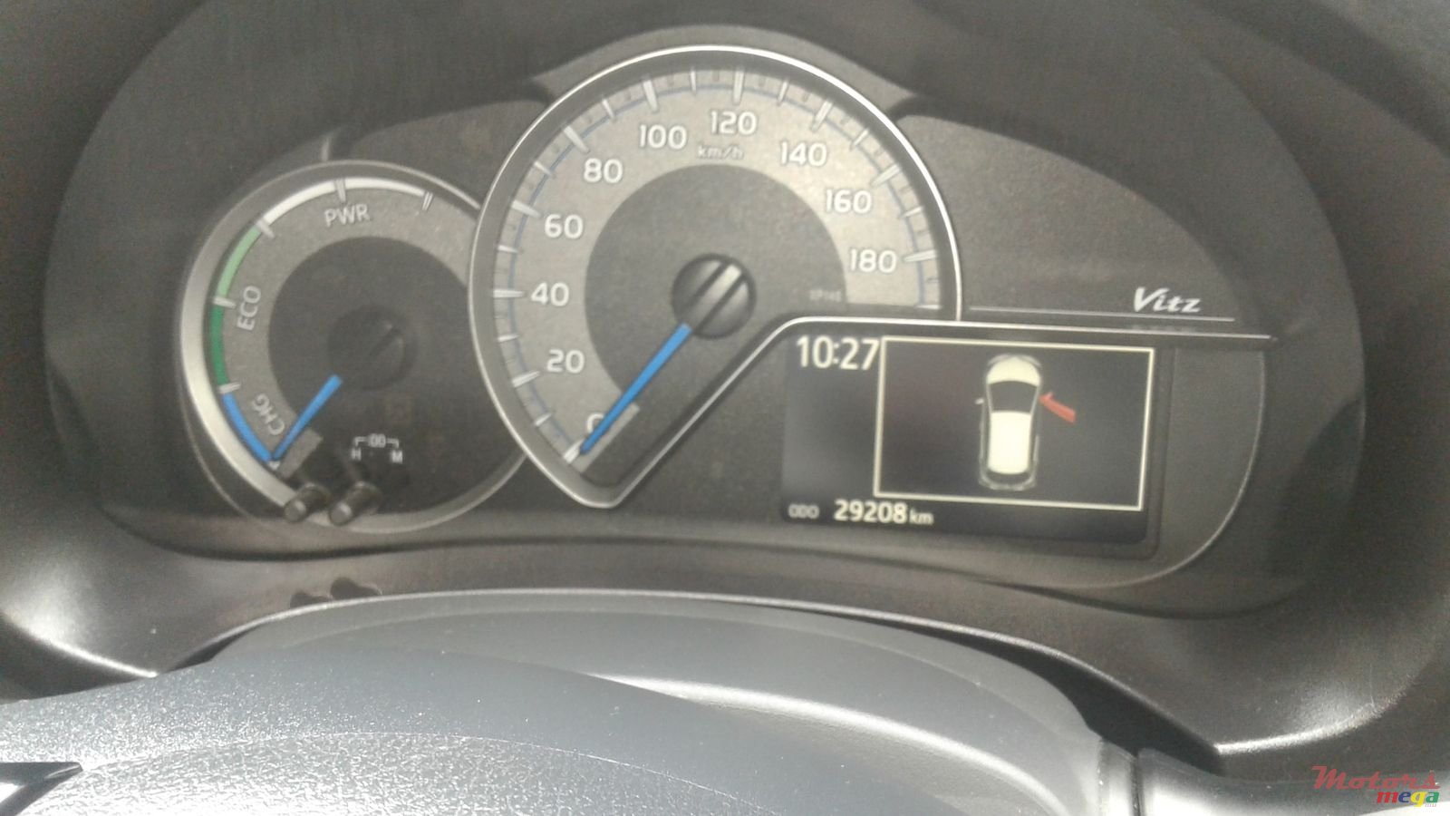 2017' Toyota Vitz photo #5