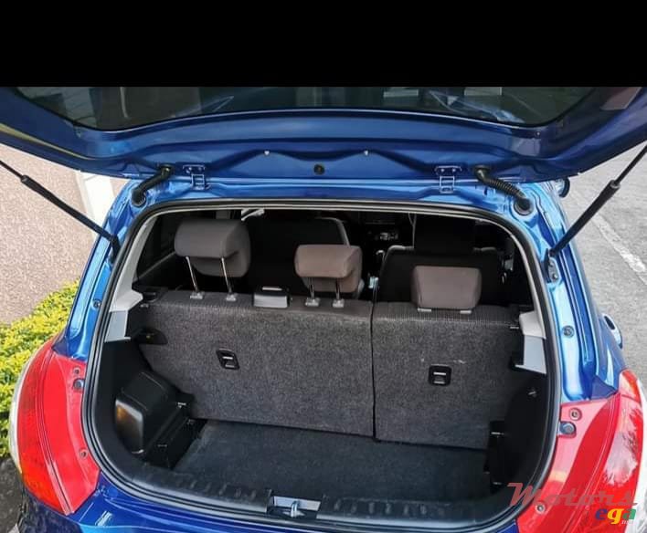 2004' Suzuki Swift photo #6