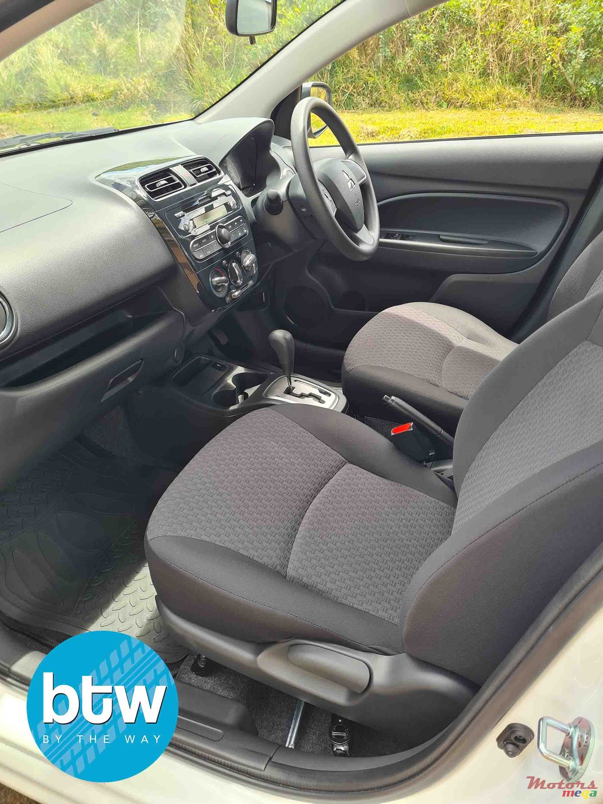 2020' Mitsubishi Mirage photo #6