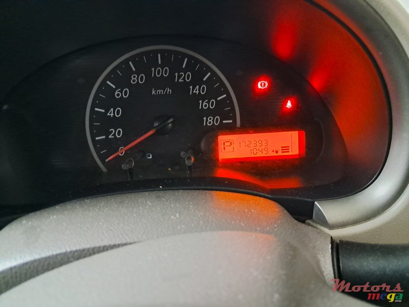 2011' Nissan March photo #5