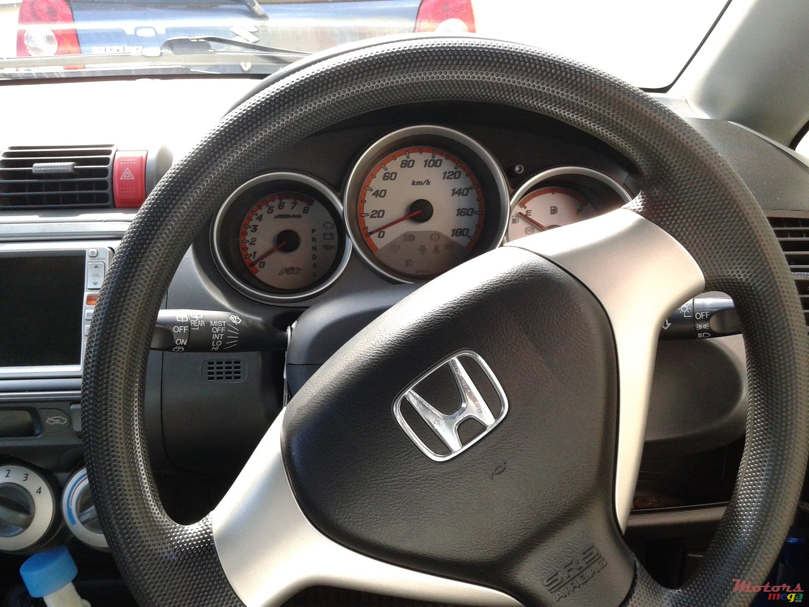 2006' Honda Fit photo #2