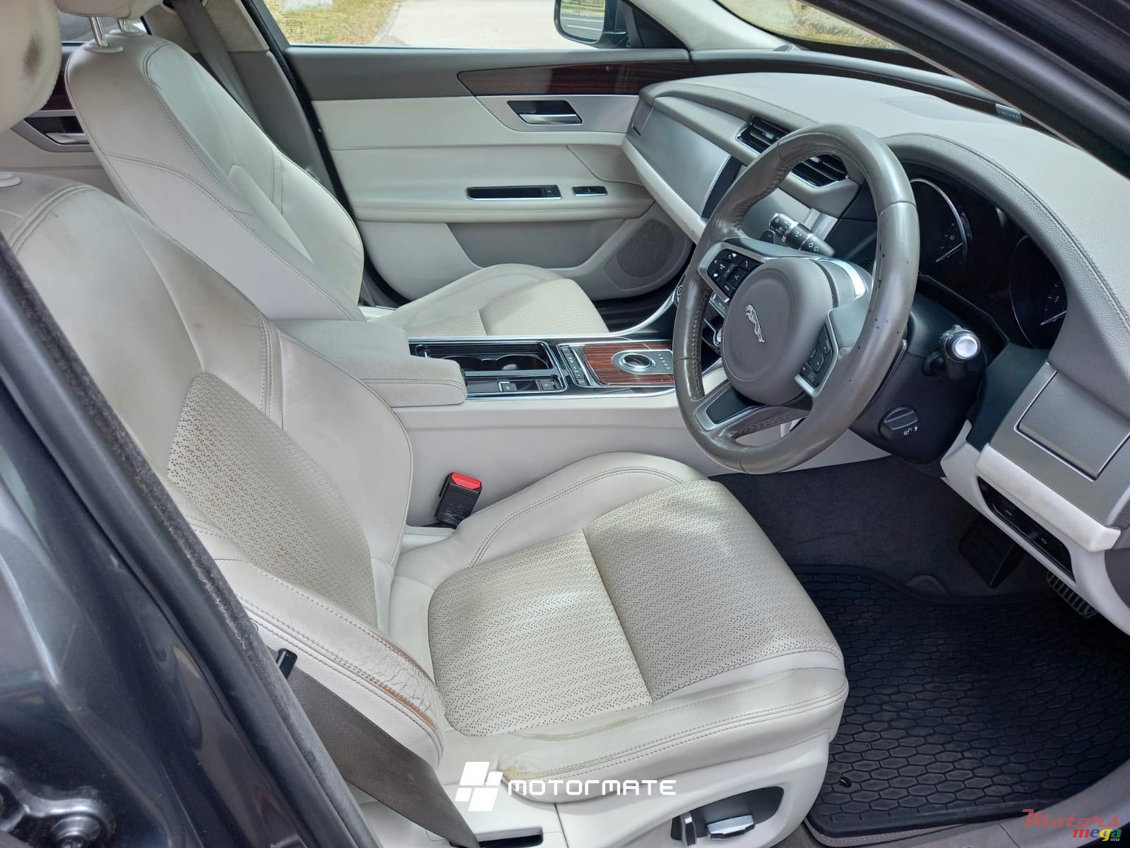 2019' Jaguar XF 25T photo #5