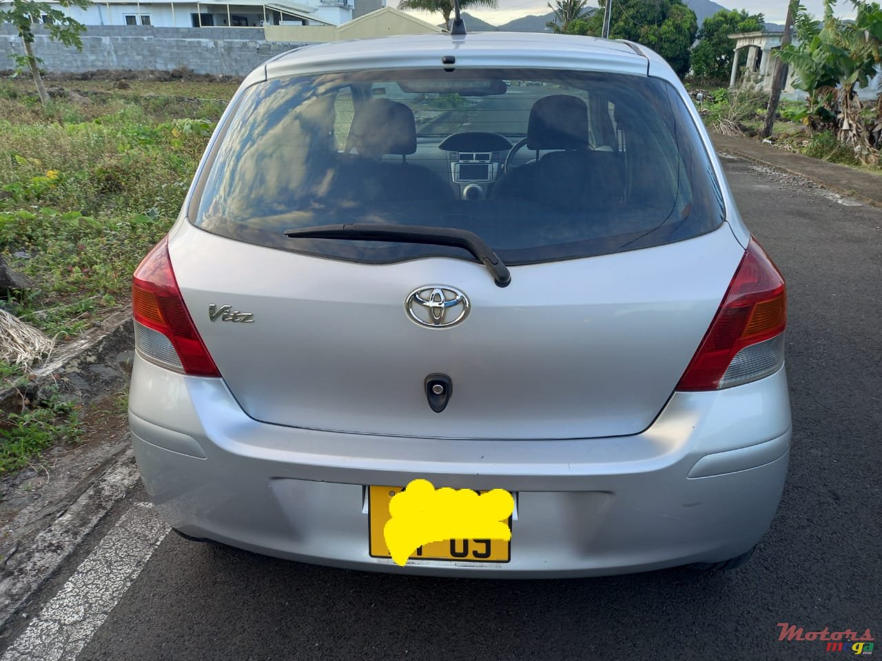 2009' Toyota Vitz photo #5