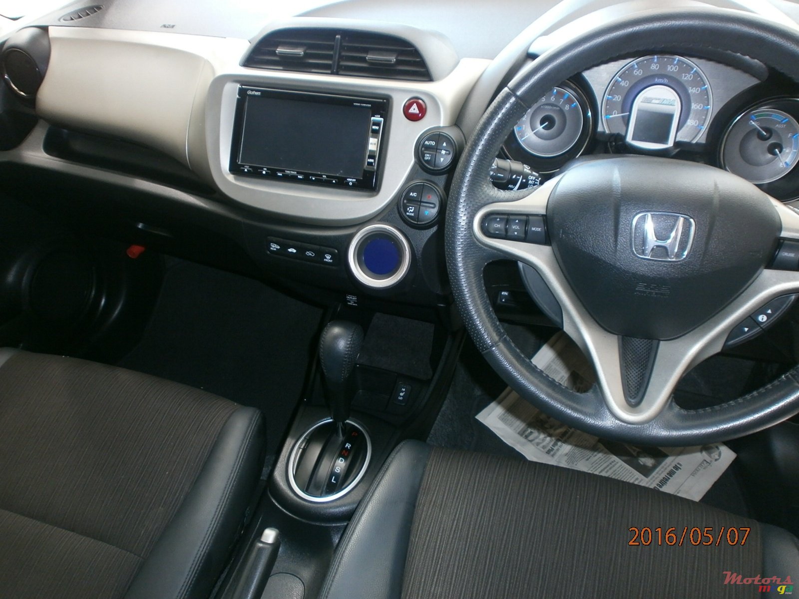 2012' Honda Fit hybrid photo #5