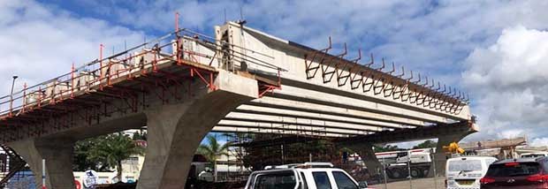Infrastructure routière: Pont-fer-Jumbo, 49 poutres horizontales seront installées