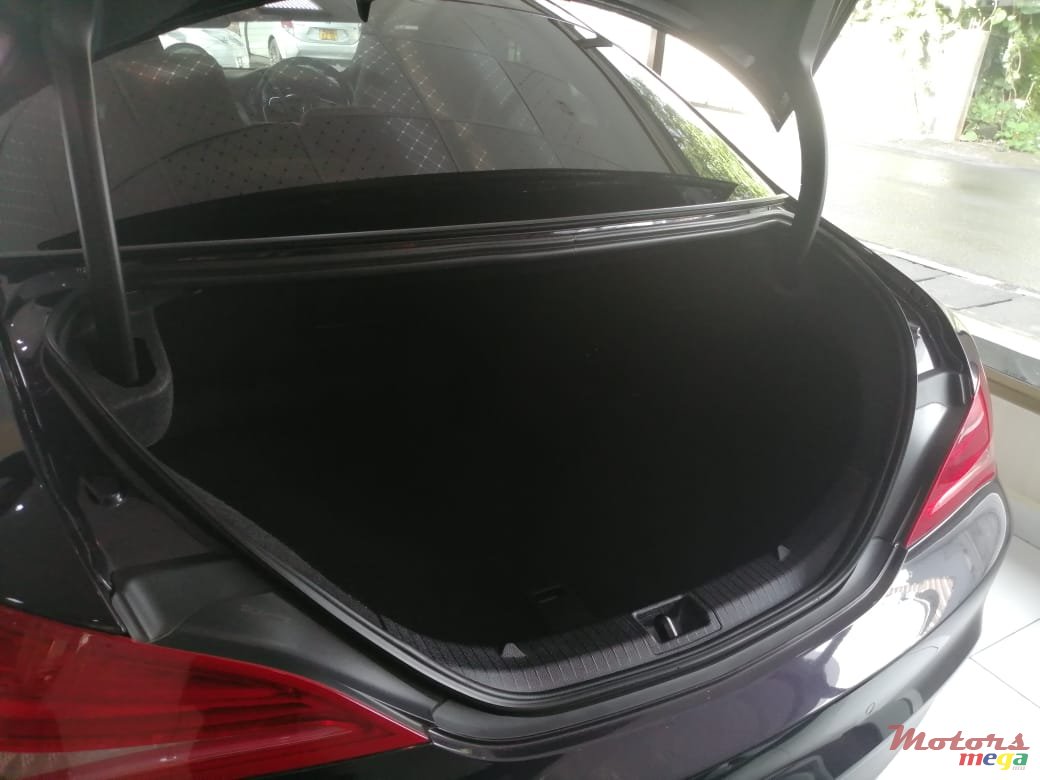 2015' Mercedes-Benz CLA 180 photo #3