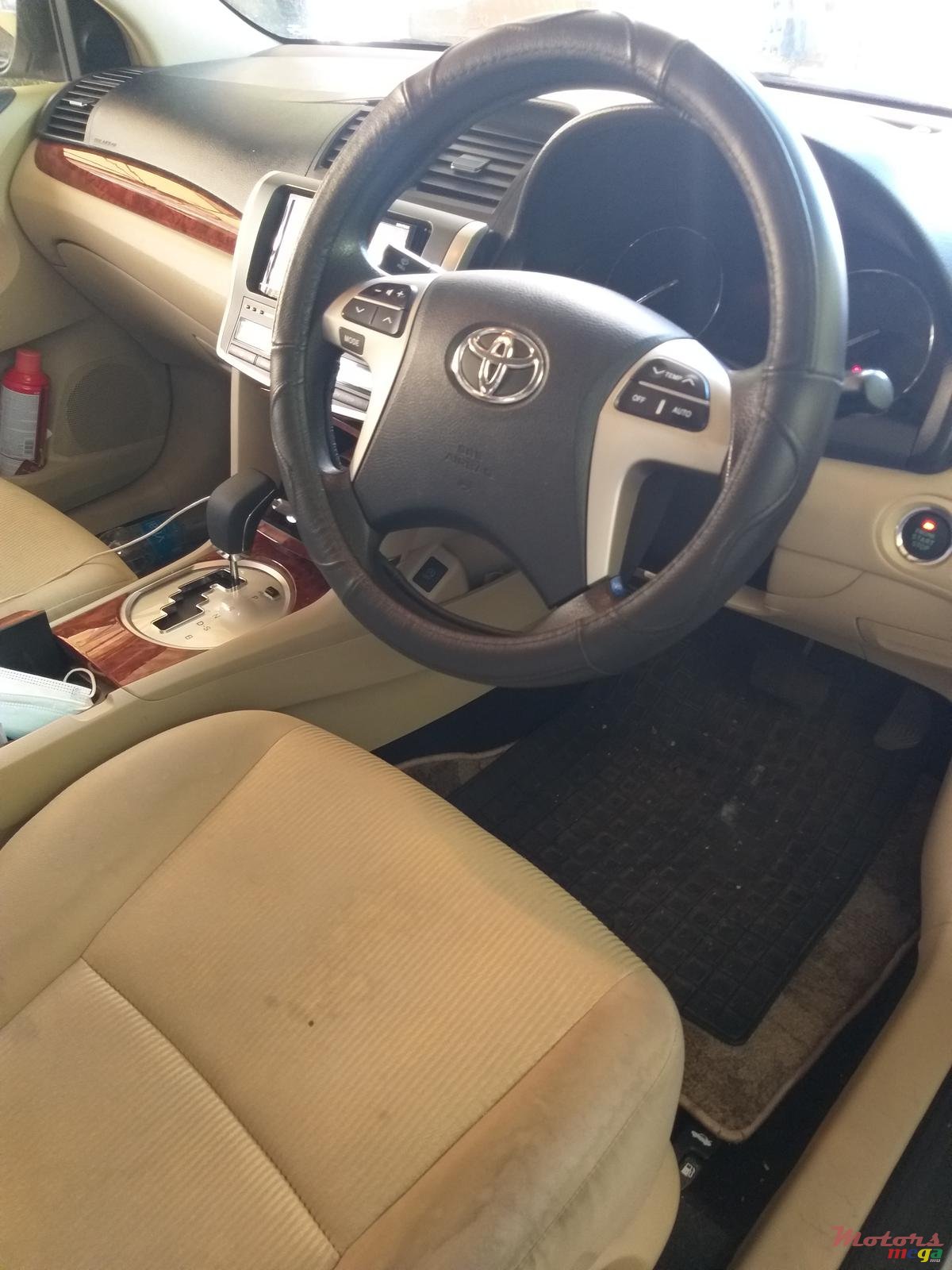 2016' Toyota Premio photo #3