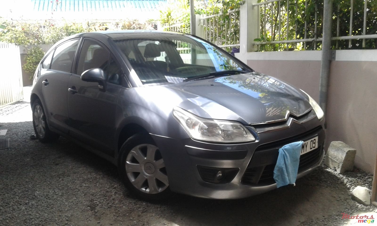 2009' Citroen C4 photo #1