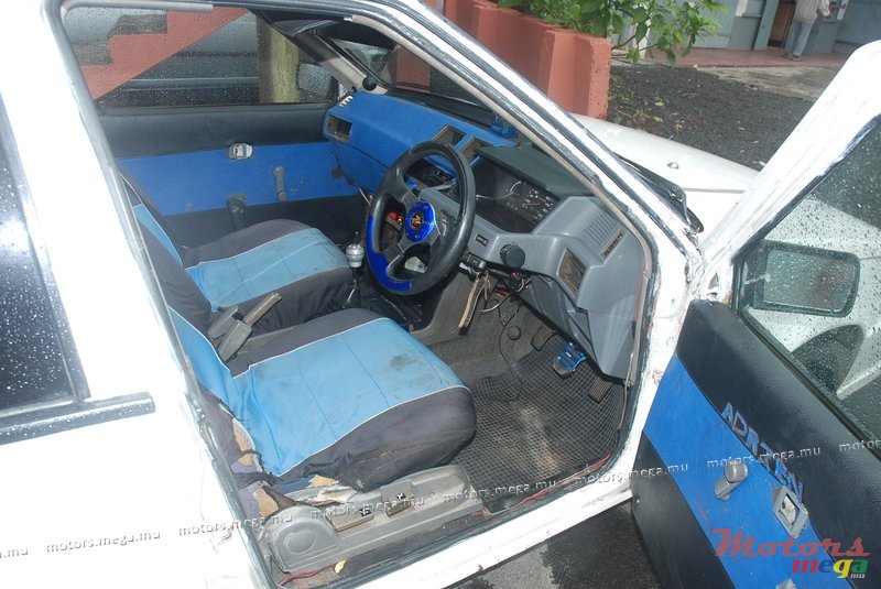 1989' Mitsubishi Lancer photo #3