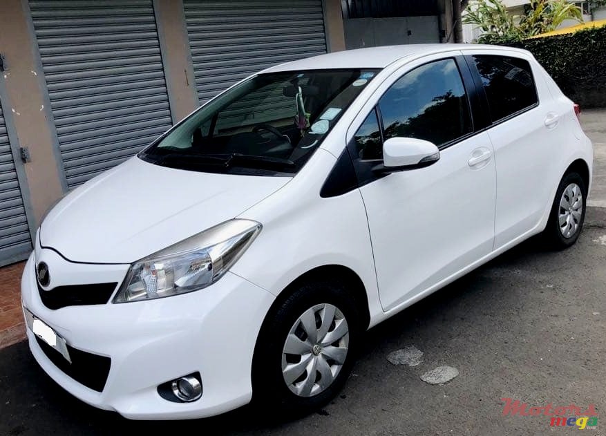 2012' Toyota Vitz photo #1