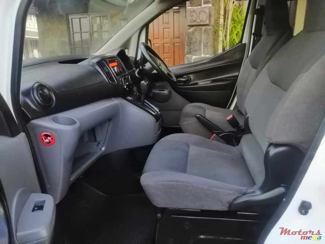 2016' Nissan NV photo #2