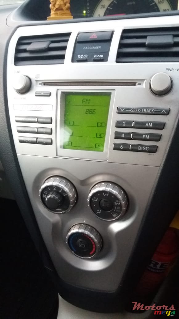 2007' Toyota Yaris Belta photo #6