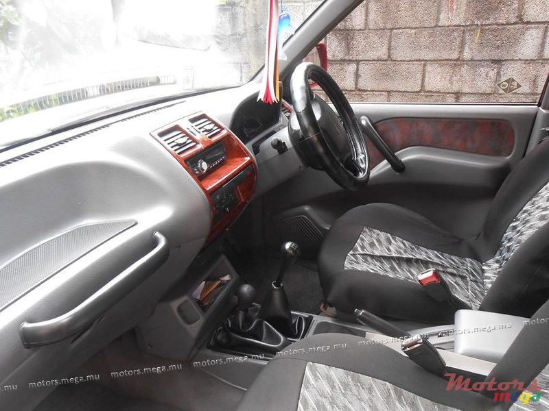 1999' Nissan Terrano 2 photo #2