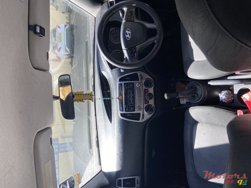 2012' Hyundai i20 photo #3