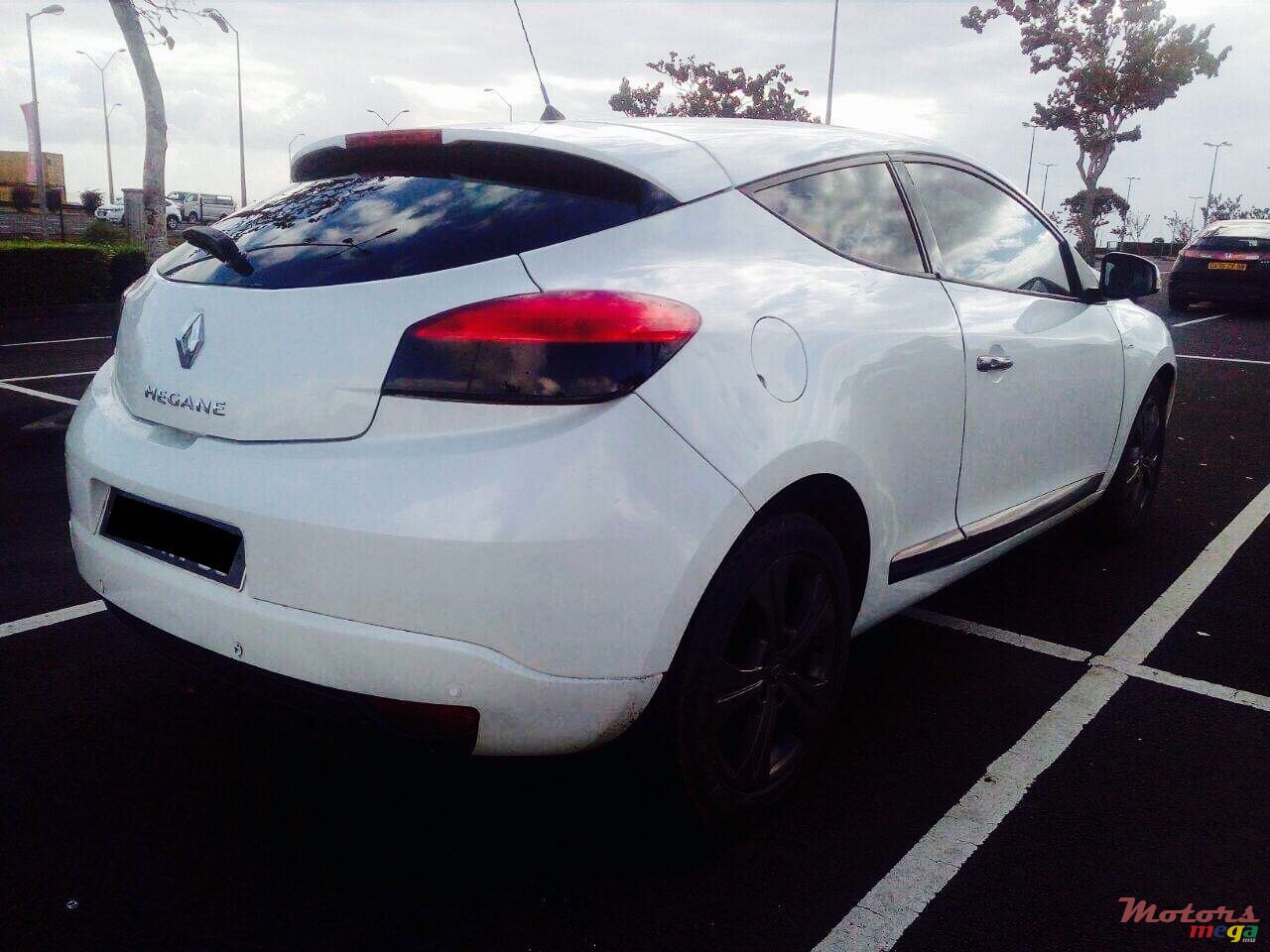 2009' Renault Megane RS photo #1