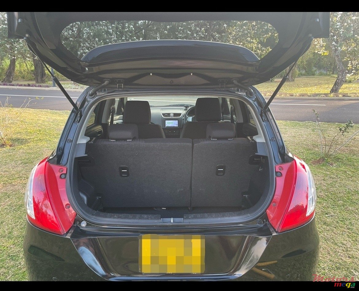 2012' Suzuki Swift photo #6