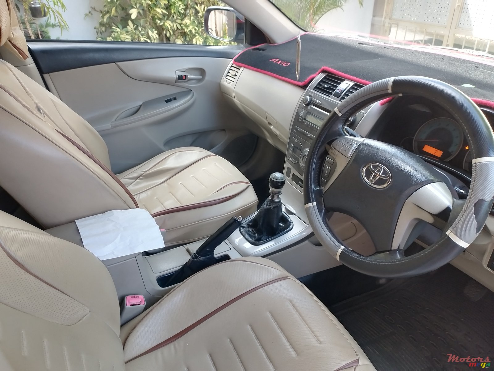 2013' Toyota Corolla photo #6