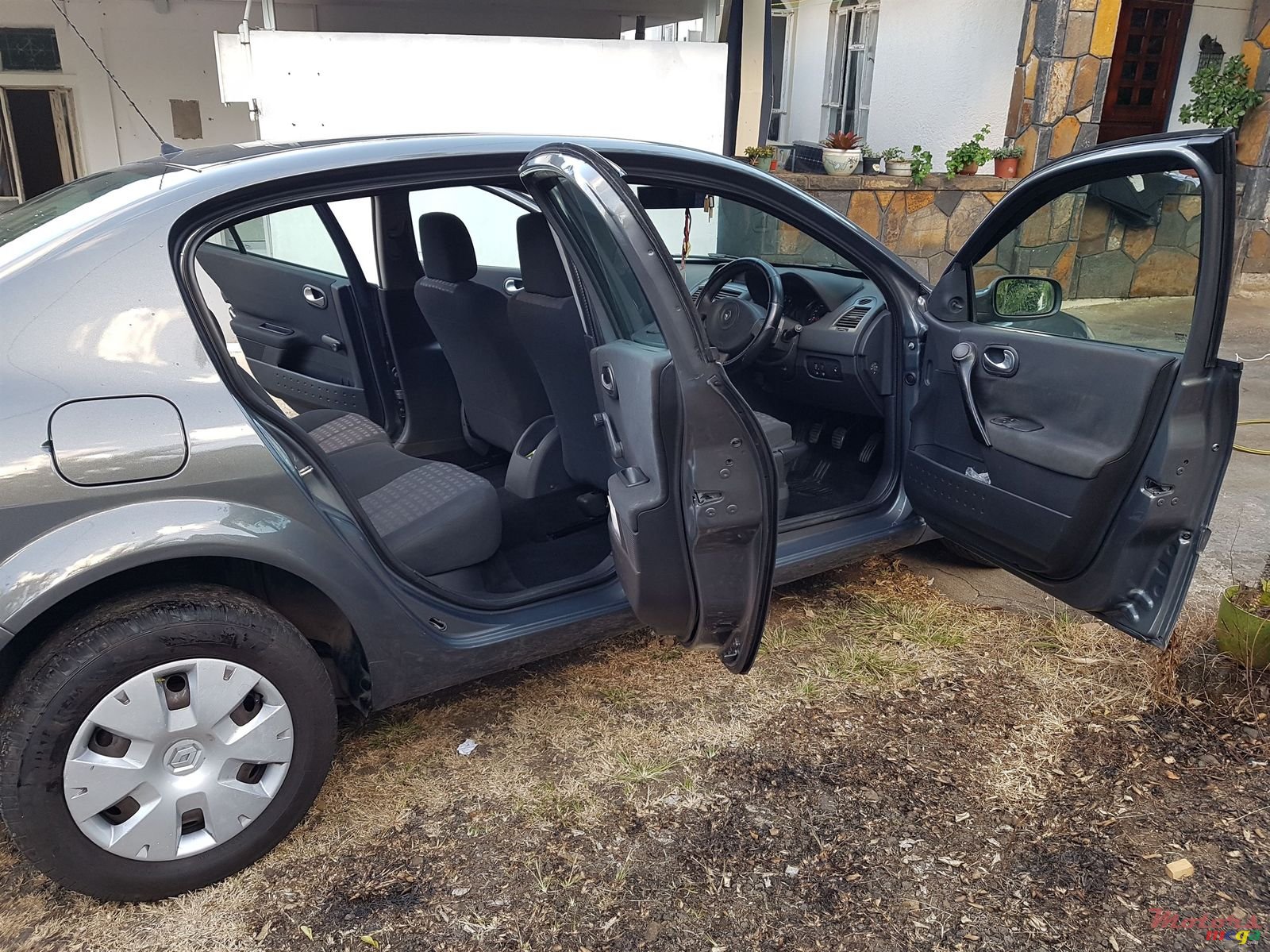 2006' Renault Megane photo #5