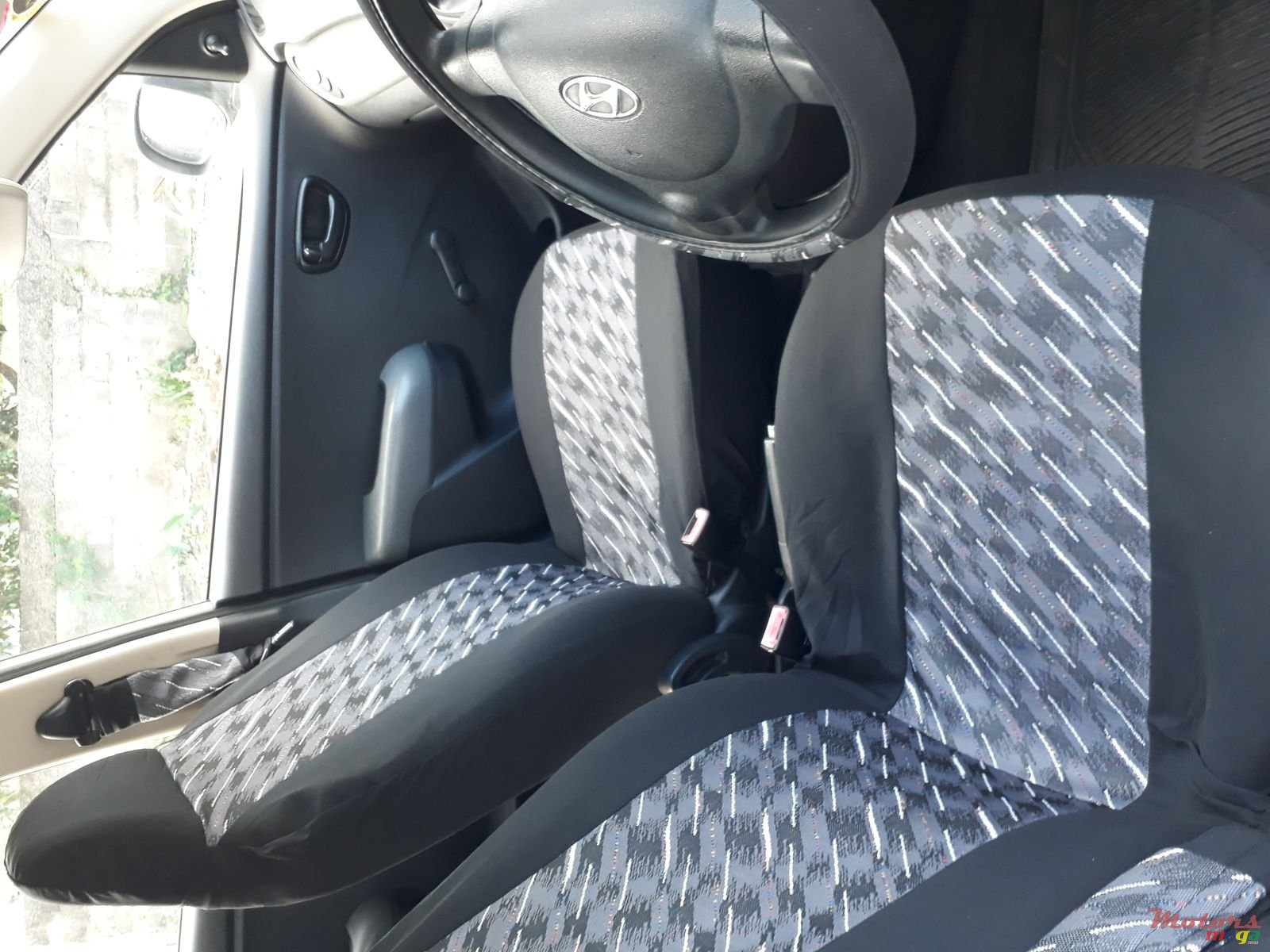 2012' Hyundai i10 photo #1