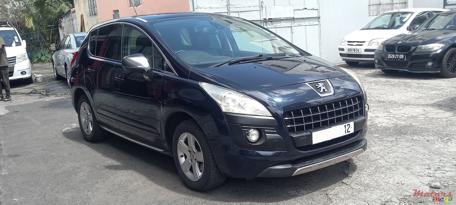 2012' Peugeot 3008 photo #1