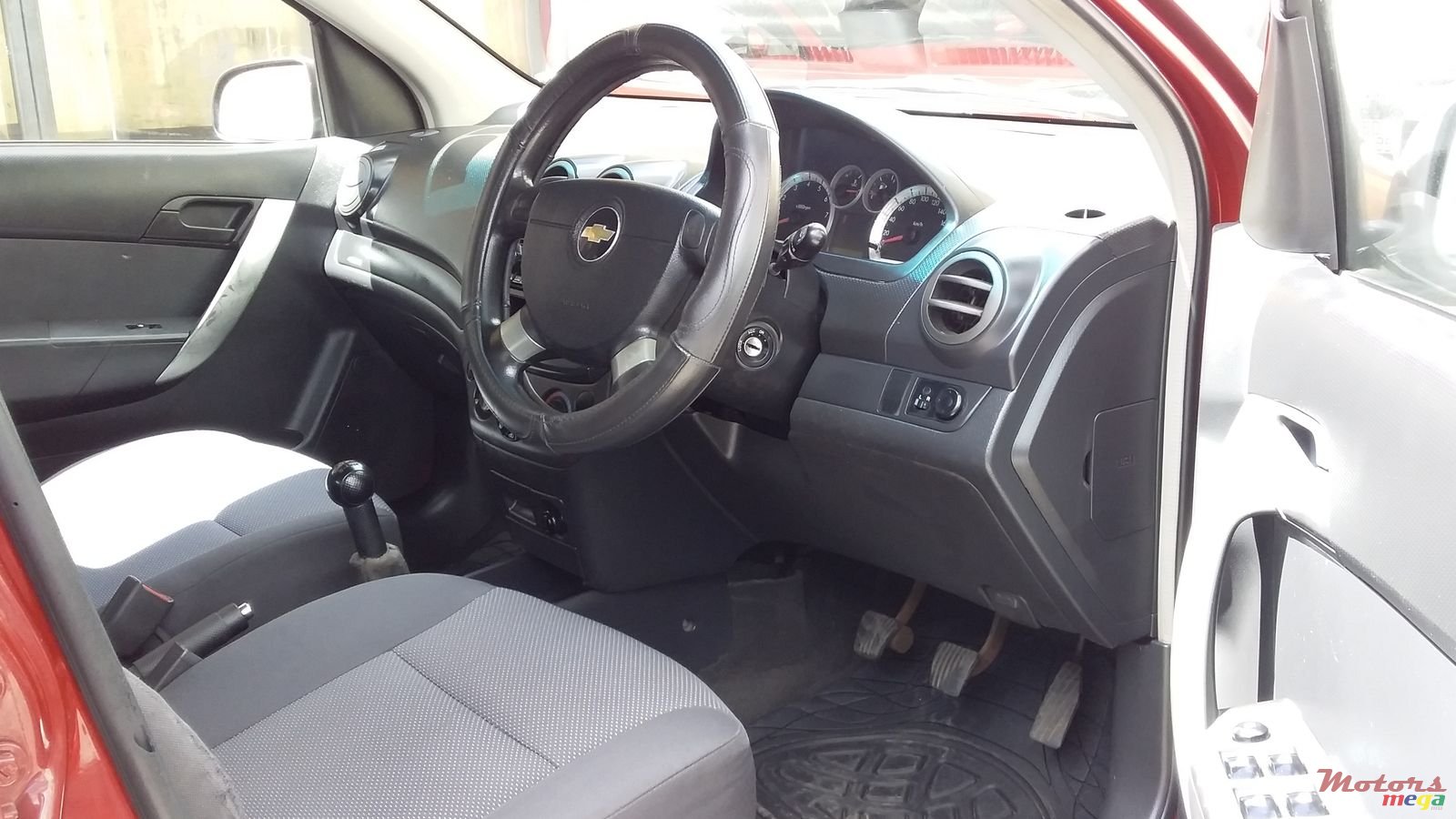 2010' Chevrolet Aveo photo #3