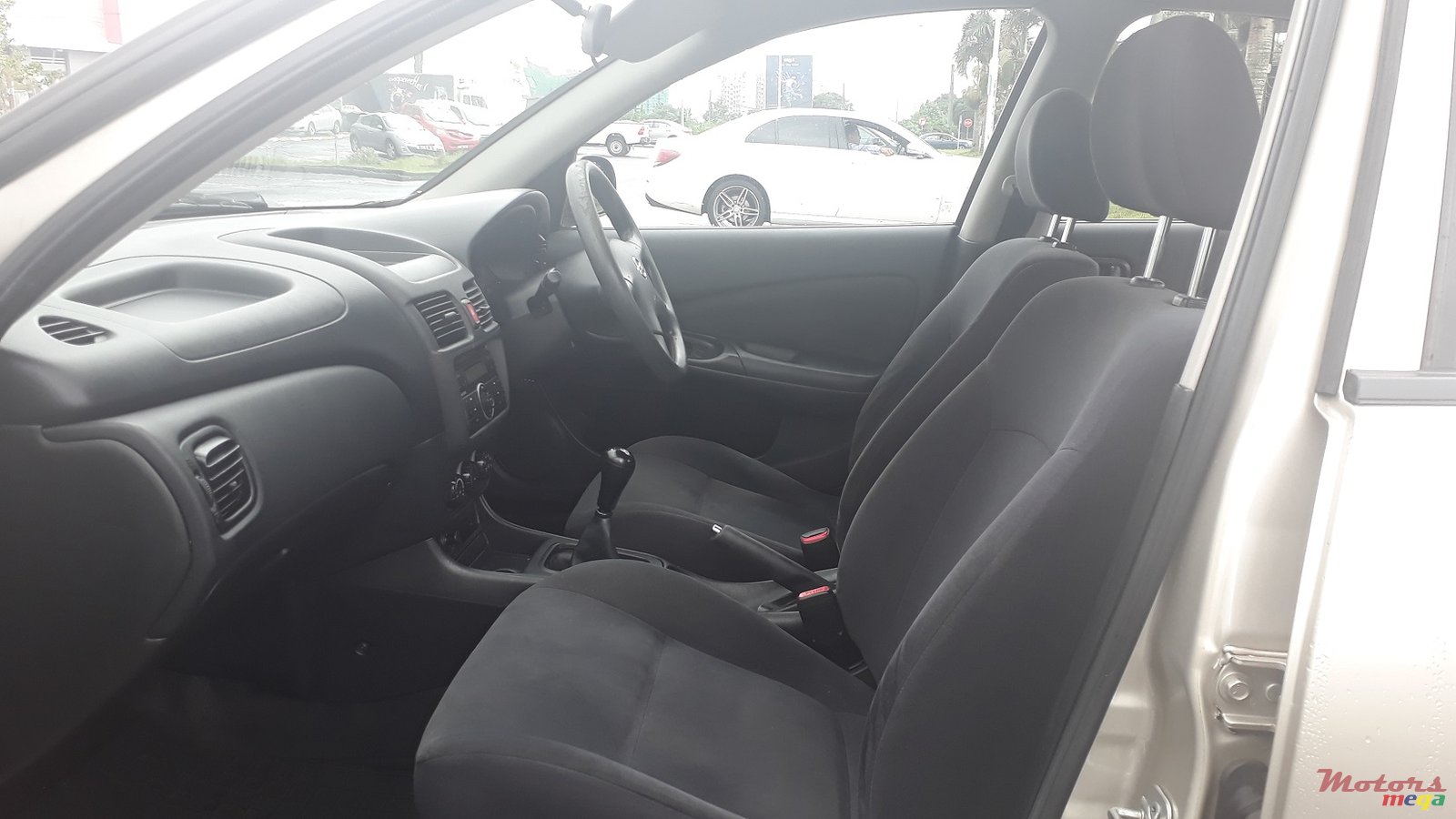 2011' Nissan Sunny photo #7