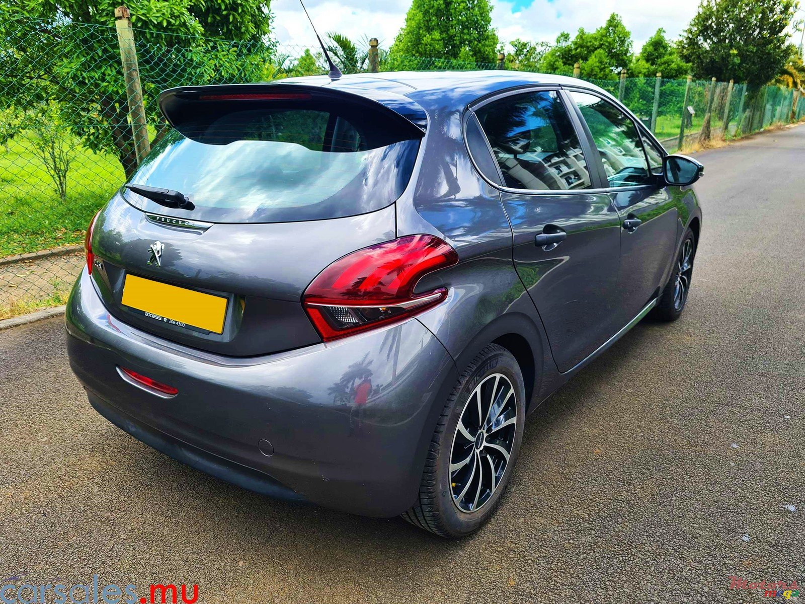 2018' Peugeot 208 1.2 photo #3