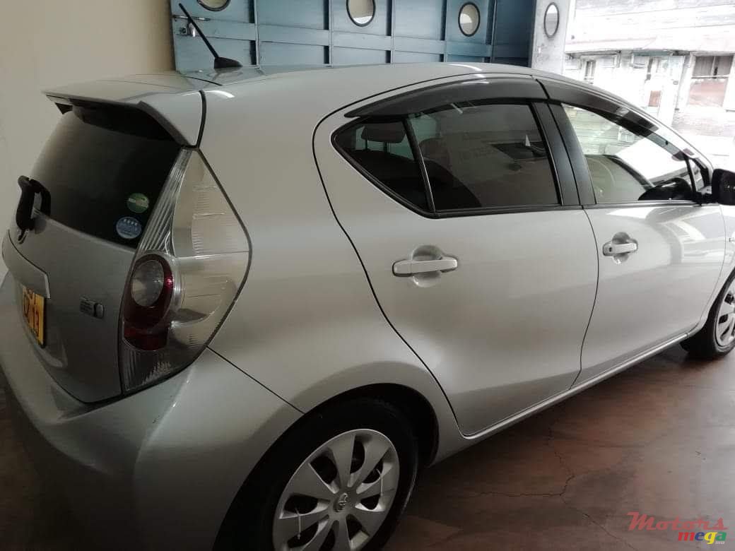 2013' Toyota Aqua photo #1