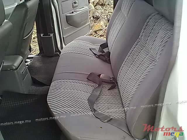 2001' Isuzu 4X4 LS JAPAN photo #3