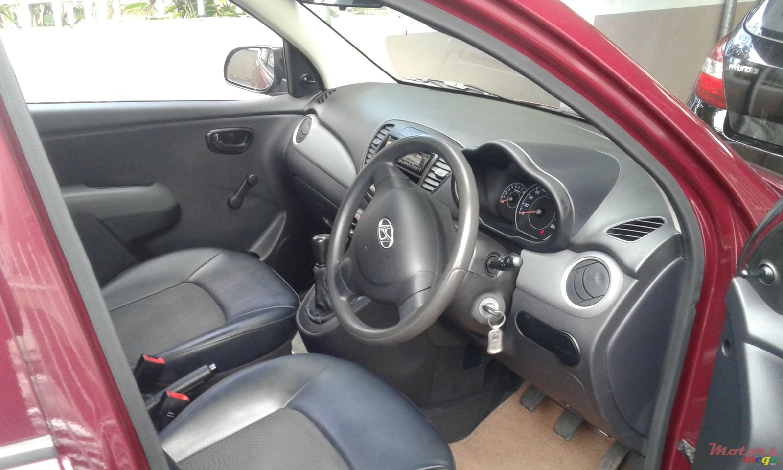 2014' Hyundai i10 i10 manual 2014 photo #4